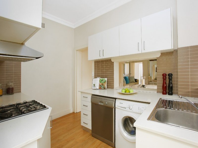 Buyers Agent Purchase in Campbell Parade Bondi Beach, Sydney - Kitchen