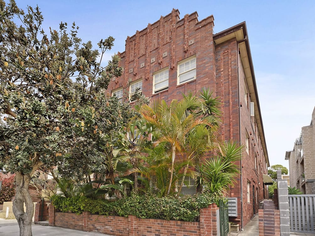 Bondi Beach Home Buyers - Facade