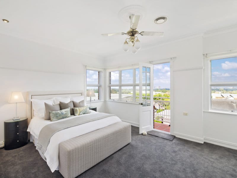 Home Buyers in Queens Park - Bedroom with Lampshade
