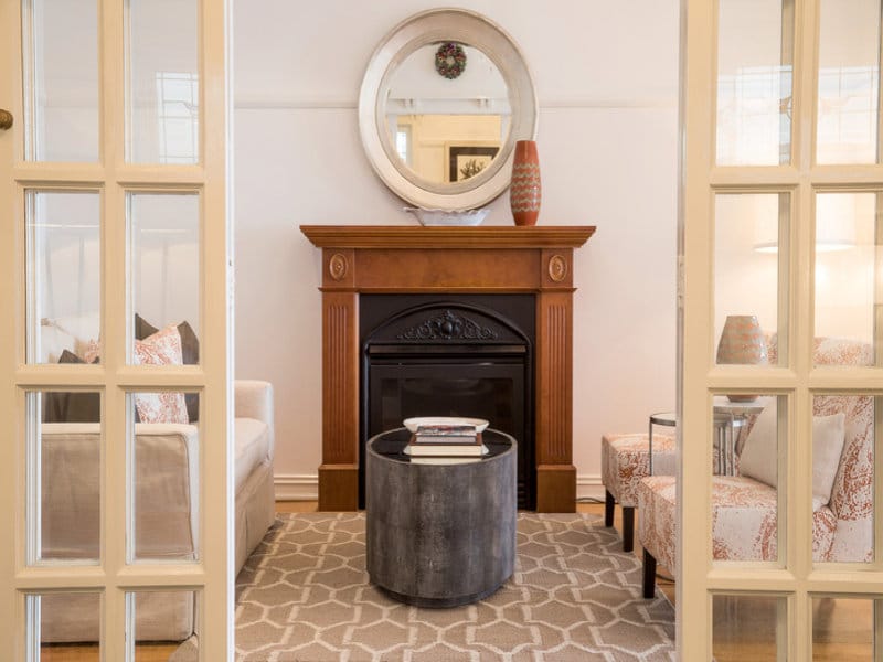 Home Buyers in Queens Park - Livingroom