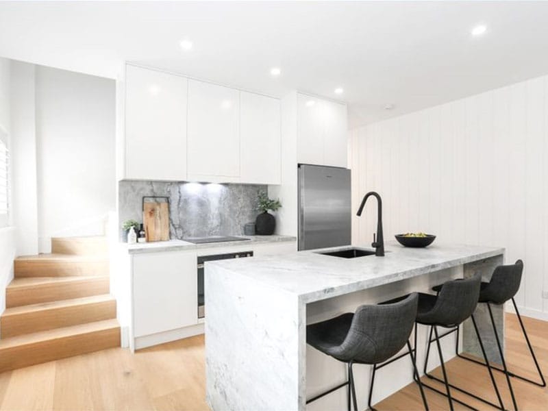 North Bondi Oversized Apartment - Kitchen