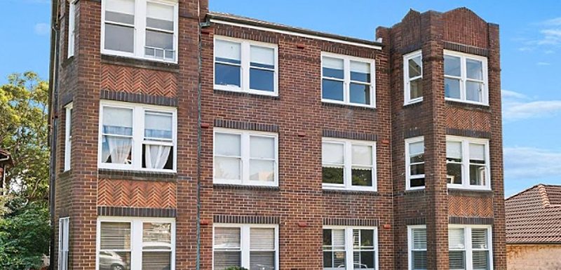 Wellington St, Bondi Beach - Front view
